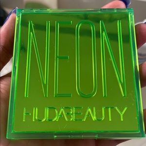 Huda beauty neon obsessions palette neon green